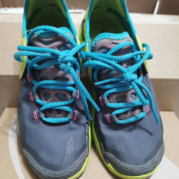 Running shoes - Picture 2 of 3